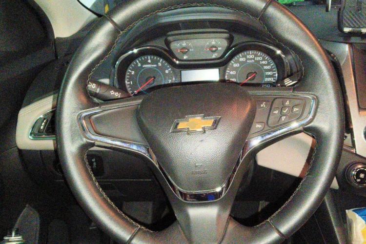 Used Chevrolet Cruze 2015 1.4T DCG Luxury Edition Steering Wheel