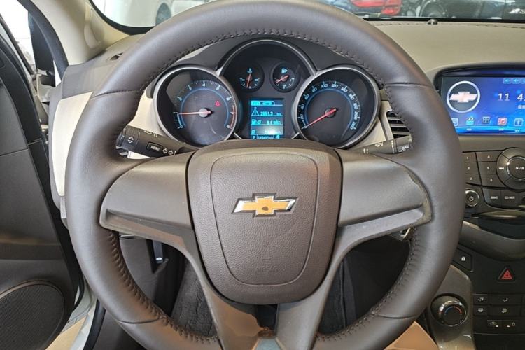 Used Chevrolet Cruze 2015 1.5L Classic SE AT Steering Wheel