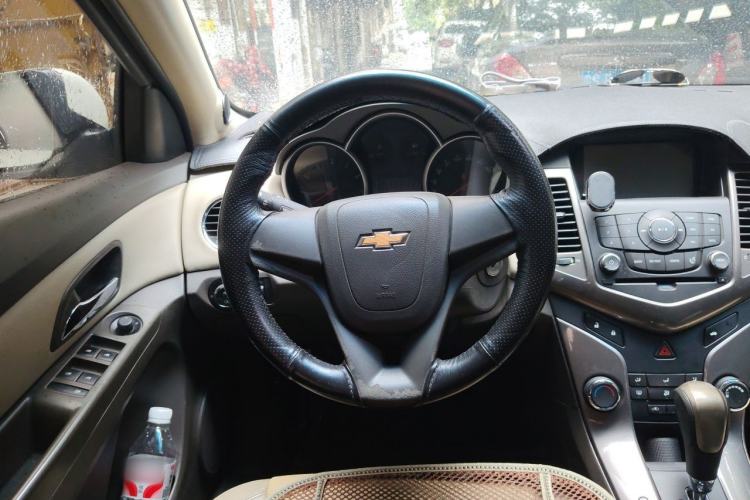 Used Chevrolet Cruze 2015 1.5L Automatic Luxury Edition Steering Wheel