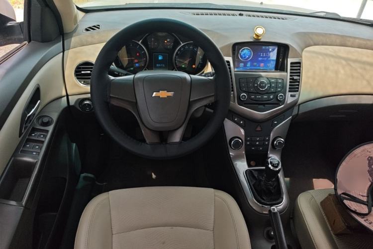 Used Chevrolet Cruze 2015 1.5L Classic SE MT Steering Wheel
