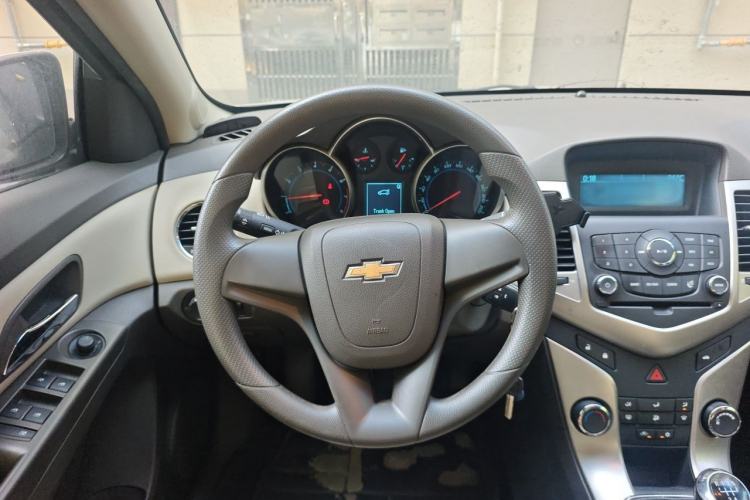 Used Chevrolet Cruze 2015 1.5L Classic SL MT Steering Wheel
