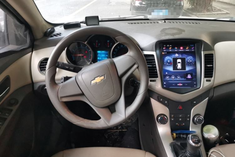 Used Chevrolet Cruze 2015 1.5L Classic SL MT Steering Wheel