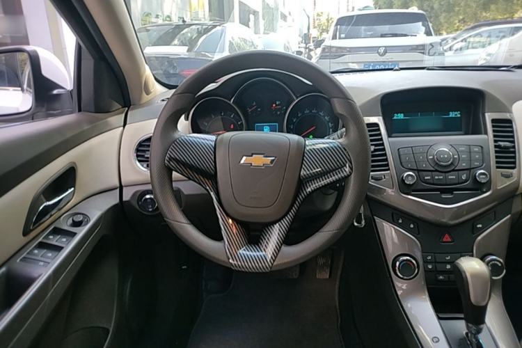 Used Chevrolet Cruze 2015 1.5L Classic SE AT Steering Wheel