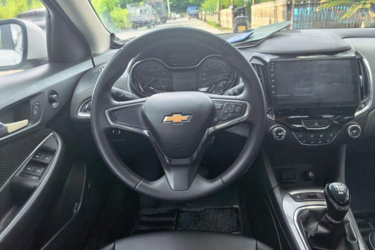 Used Chevrolet Cruze 2015 1.5L Manual Elite Edition Steering Wheel