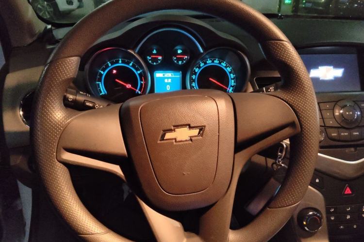 Used Chevrolet Cruze 2015 1.5L Classic SL MT Steering Wheel
