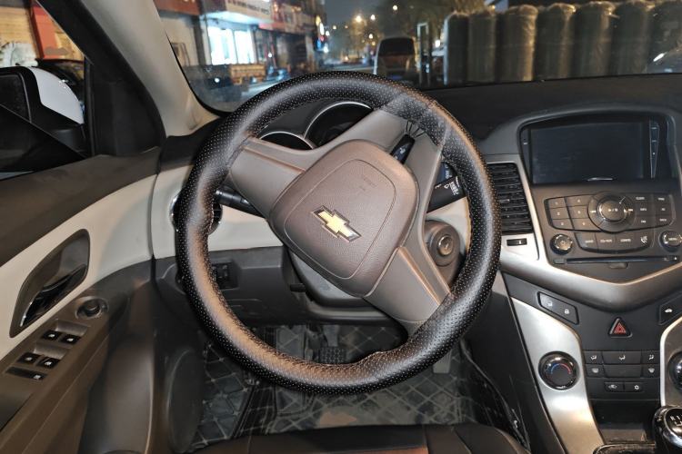 Used Chevrolet Cruze 2015 1.5L Classic SL MT Steering Wheel