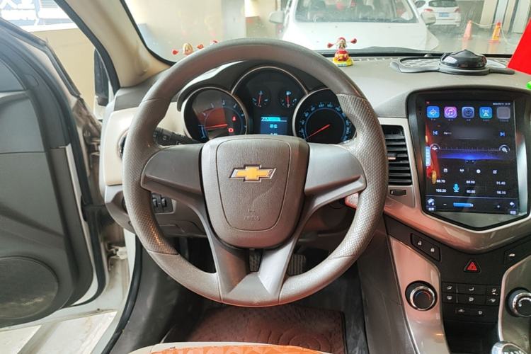 Used Chevrolet Cruze 2015 1.5L Classic SE MT Steering Wheel