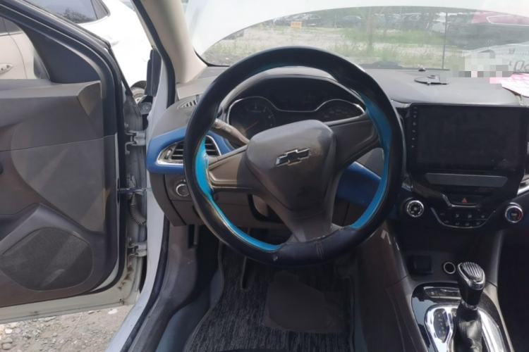 Used Chevrolet Cruze 2015 1.5L Automatic Fashion Navigation Edition Steering Wheel