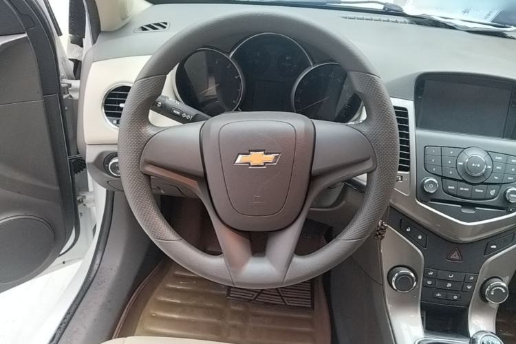 Used Chevrolet Cruze 2015 1.5L Classic SE MT Steering Wheel