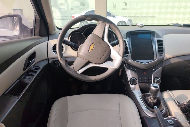 Used Chevrolet Cruze 2015 1.5L Classic SE MT Steering Wheel