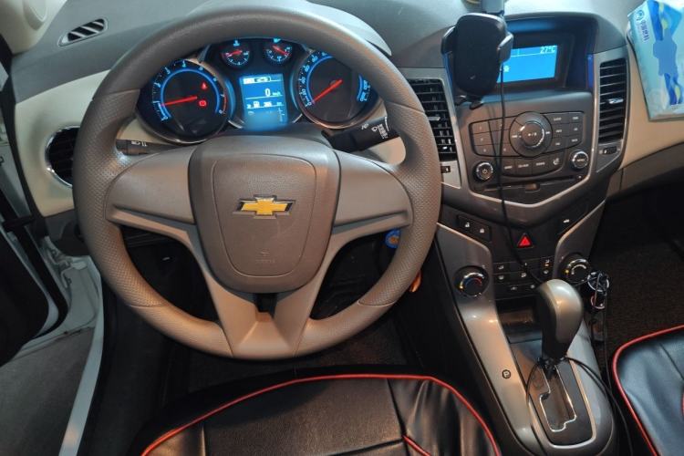Used Chevrolet Cruze 2015 1.5L Classic SE AT Steering Wheel