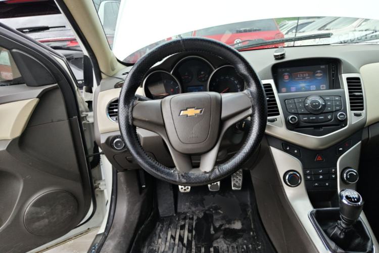Used Chevrolet Cruze 2015 1.5L Classic SL MT Steering Wheel