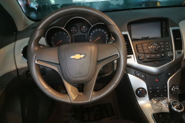 Used Chevrolet Cruze 2015 1.5L Classic SL MT Steering Wheel