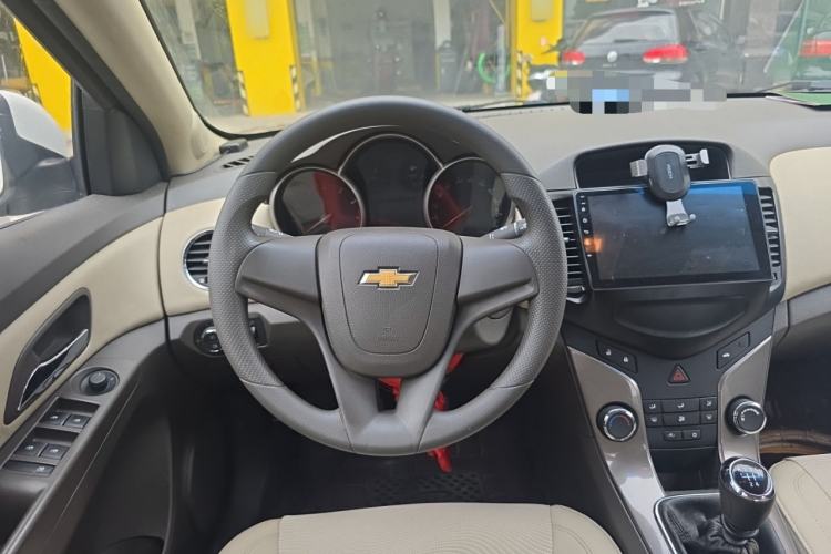 Used Chevrolet Cruze 2015 1.5L Classic SE MT Steering Wheel