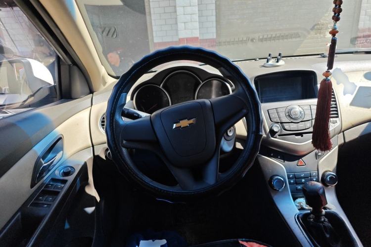 Used Chevrolet Cruze 2015 1.5L Classic SL MT Steering Wheel