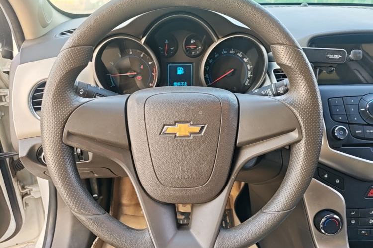 Used Chevrolet Cruze 2015 1.5L Classic SL MT Steering Wheel