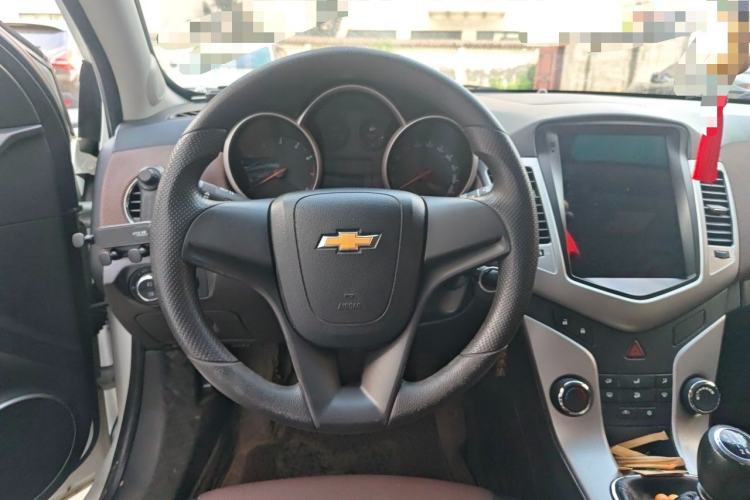 Used Chevrolet Cruze 2015 Hatchback 1.6L Manual Comfort Edition Steering Wheel