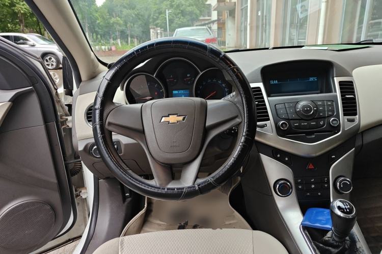 Used Chevrolet Cruze 2015 1.5L Classic SL MT Steering Wheel