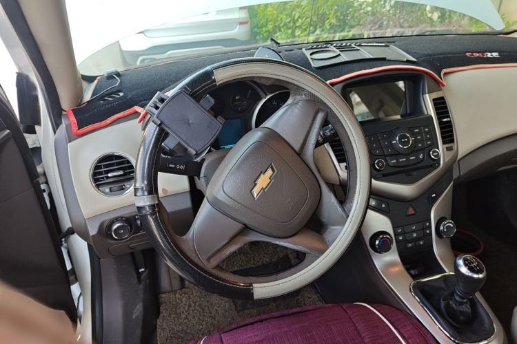 Used Chevrolet Cruze 2015 1.5L Classic SL MT Steering Wheel