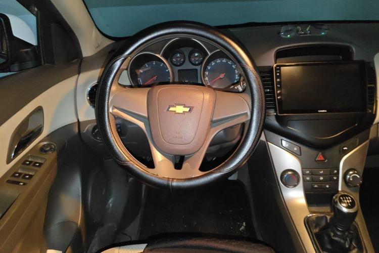 Used Chevrolet Cruze 2015 1.5L Classic SL MT Steering Wheel