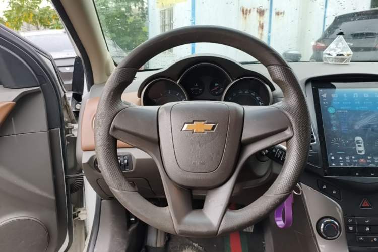 Used Chevrolet Cruze 2015 1.5L Classic SE MT Steering Wheel