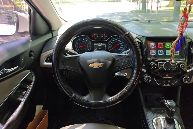 Used Chevrolet Cruze 2015 1.5L Automatic Luxury Edition Steering Wheel