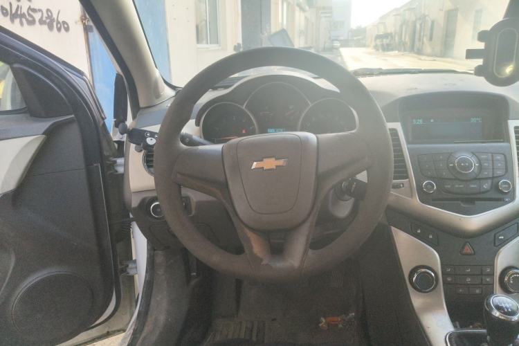 Used Chevrolet Cruze 2015 1.5L Classic SL MT Steering Wheel
