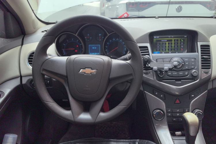 Used Chevrolet Cruze 2015 1.5L Classic SE AT Steering Wheel