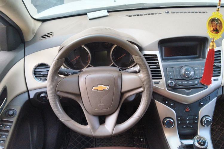 Used Chevrolet Cruze 2015 1.5L Classic SL MT Steering Wheel