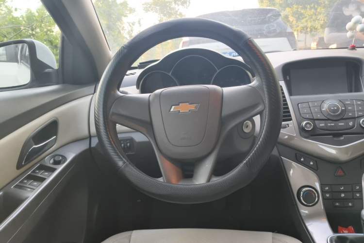 Used Chevrolet Cruze 2015 1.5L Classic SE MT Steering Wheel