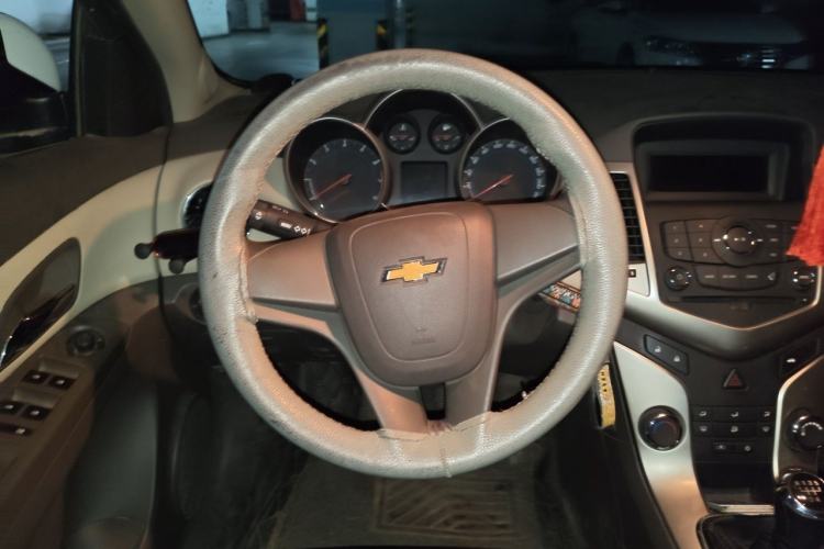 Used Chevrolet Cruze 2015 1.5L Classic SL MT Steering Wheel