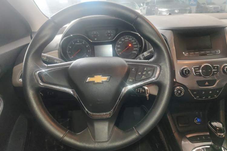Used Chevrolet Cruze 2015 1.4T DCG Luxury Edition Steering Wheel
