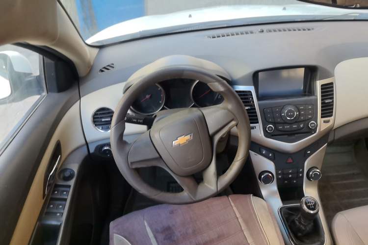 Used Chevrolet Cruze 2015 1.5L Classic SL MT Steering Wheel