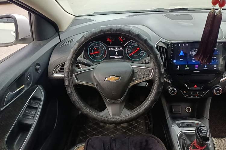 Used Chevrolet Cruze 2015 1.5L Manual Elite Edition Steering Wheel
