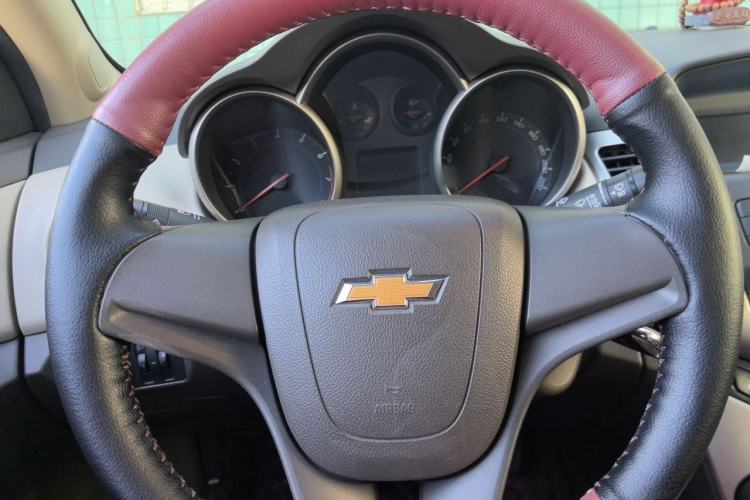 Used Chevrolet Cruze 2015 1.5L Classic SL MT Steering Wheel