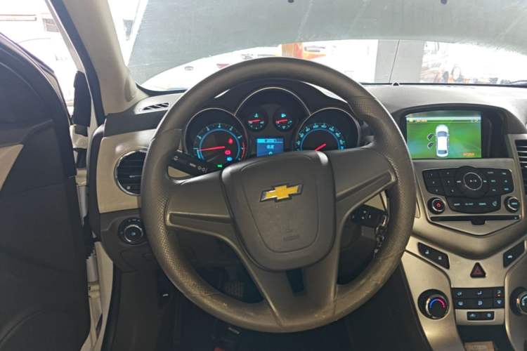 Used Chevrolet Cruze 2015 1.5L Classic SL MT Steering Wheel
