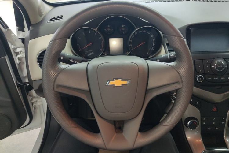 Used Chevrolet Cruze 2015 1.5L Classic SE MT Steering Wheel