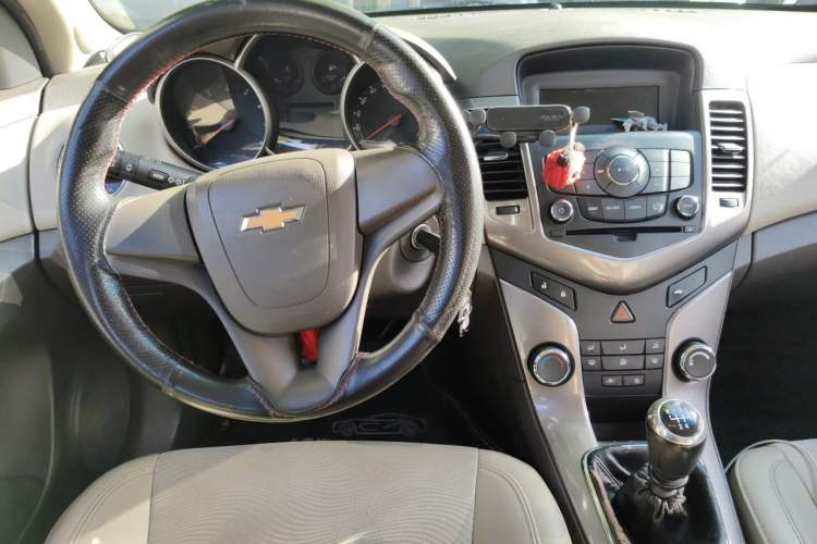 Used Chevrolet Cruze 2015 1.5L Classic SE MT Steering Wheel