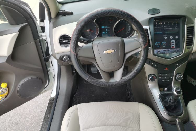 Used Chevrolet Cruze 2015 1.5L Classic SE MT Steering Wheel