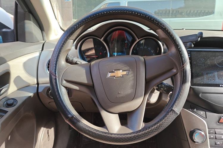 Used Chevrolet Cruze 2015 1.5L Classic SE AT Steering Wheel
