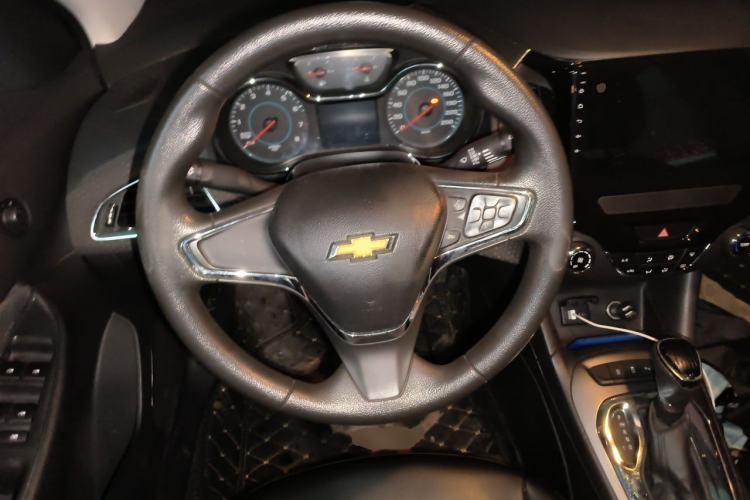 Used Chevrolet Cruze 2015 1.5L Automatic Luxury Edition Steering Wheel