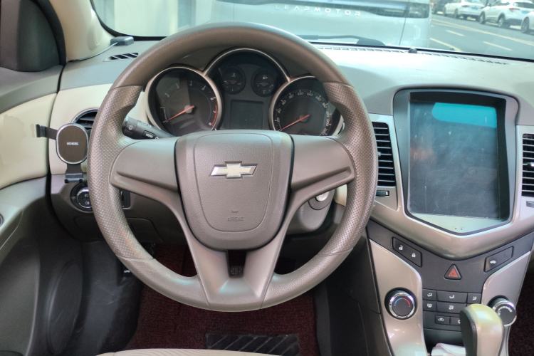 Used Chevrolet Cruze 2015 1.5L Classic SE AT Steering Wheel