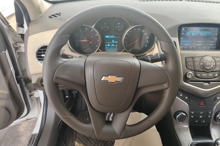Used Chevrolet Cruze 2015 1.5L Classic SE MT Steering Wheel