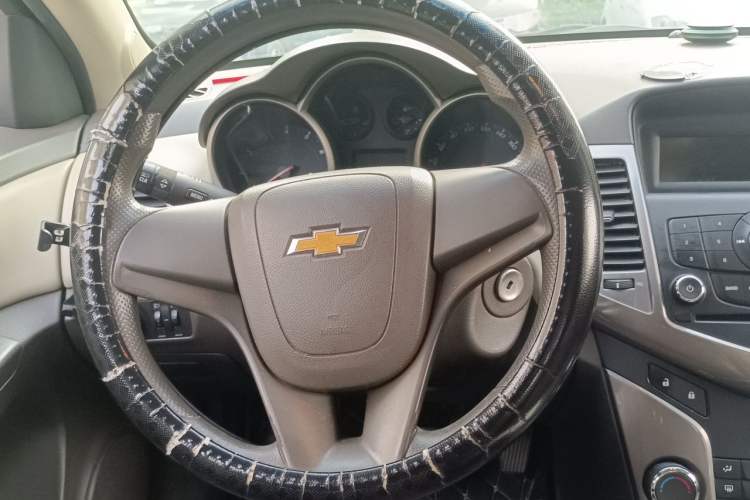 Used Chevrolet Cruze 2015 1.5L Classic SE AT Steering Wheel