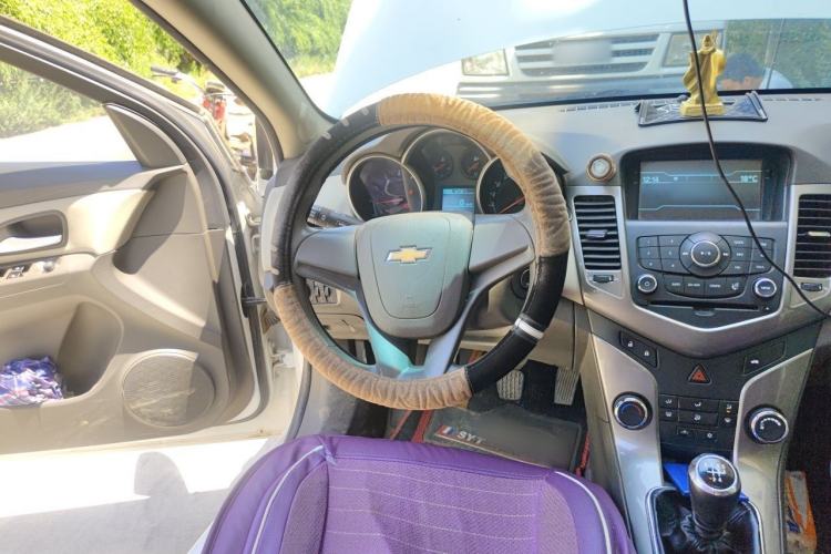 Used Chevrolet Cruze 2015 1.5L Classic SE MT Steering Wheel
