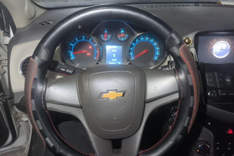 Used Chevrolet Cruze 2015 1.5L Classic SL MT Steering Wheel