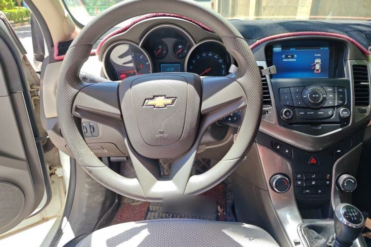 Used Chevrolet Cruze 2015 1.5L Classic SE MT Steering Wheel