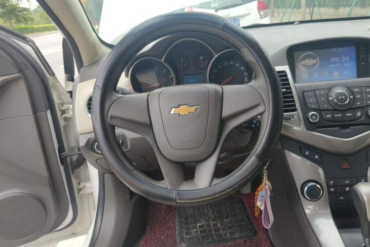 Used Chevrolet Cruze 2015 1.5L Classic SE AT Steering Wheel
