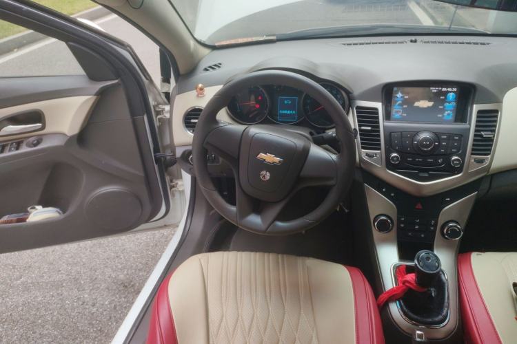 Used Chevrolet Cruze 2015 1.5L Classic SL MT Steering Wheel