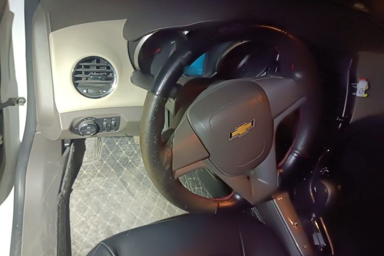 Used Chevrolet Cruze 2015 1.5L Classic SE AT Steering Wheel